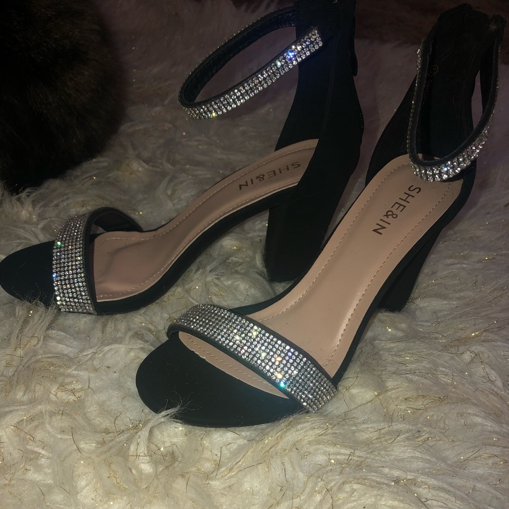 SHIEN Shiny Strap Heels